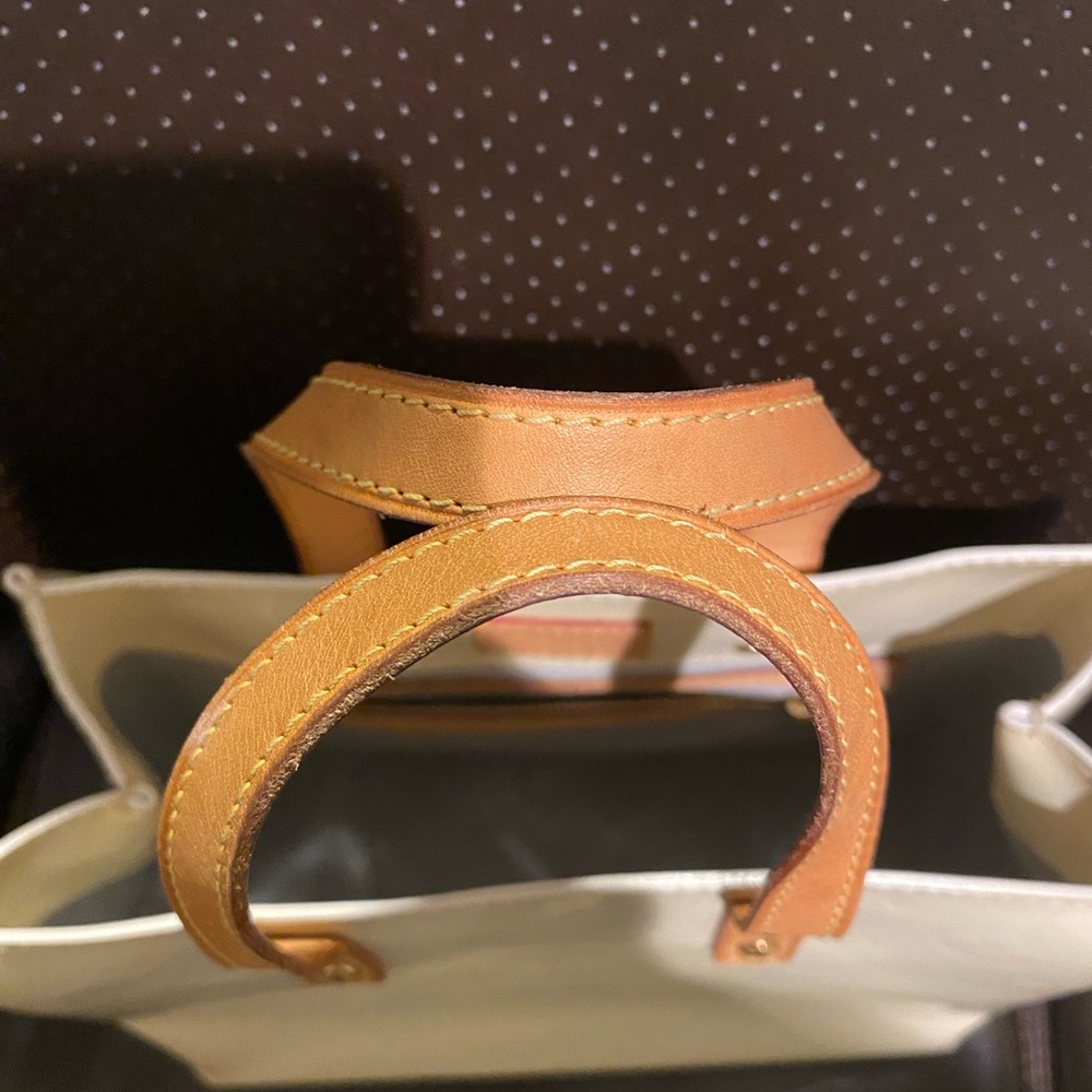 ✨ Louis Vuitton ✨ ~ Authentic ~ Vernis Reade PM Perle Top Handle/Mini Tote - Picture 10 of 16